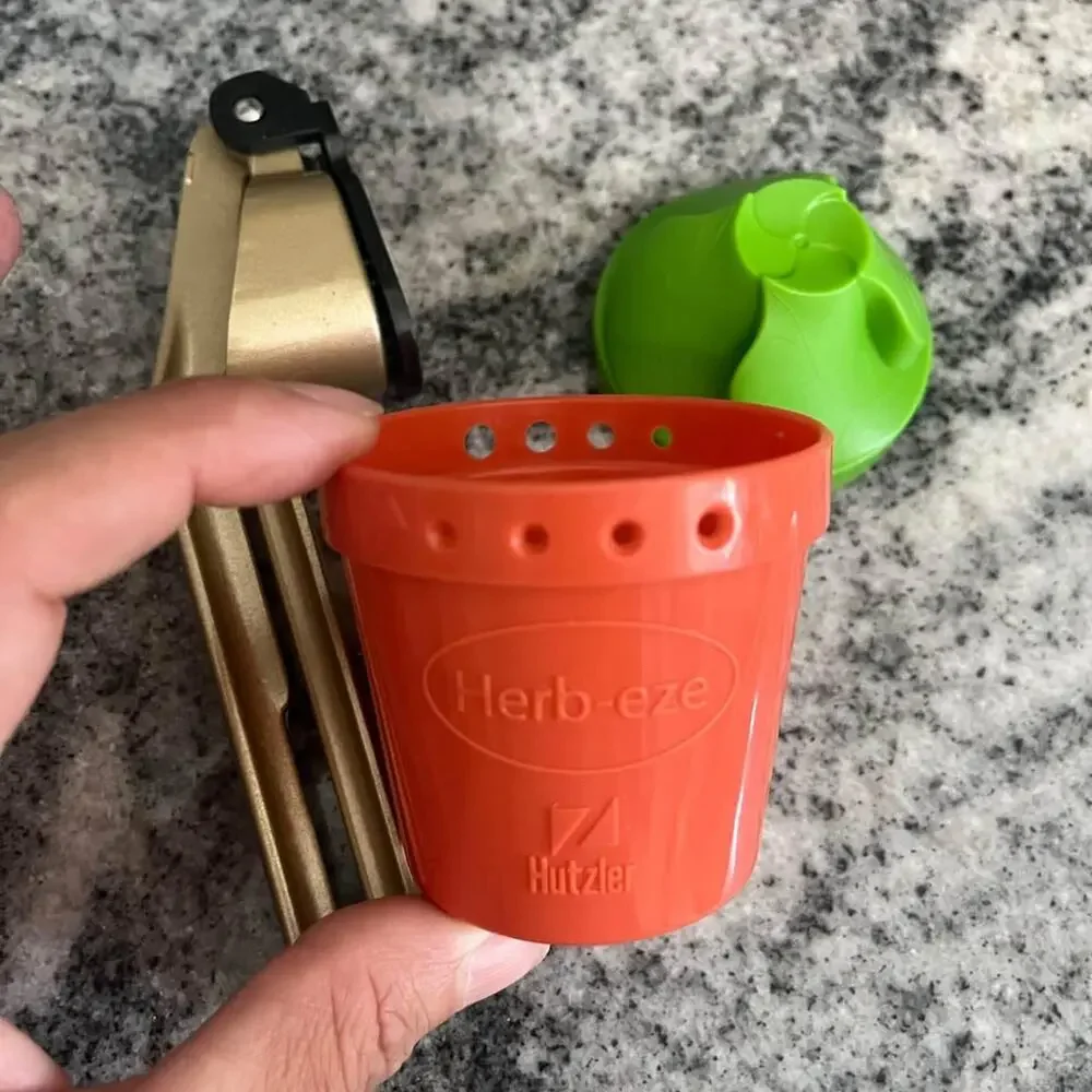 Garlic Press & Herb Collector Pot